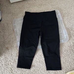 Victoria Sport Sz M Black Cropped leggings
